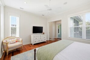 Iron/ironing board, travel cot, free WiFi, bed sheets - 🌴 Red Rooster | 30A Luxury Home | 3 Kings, Pool & Beach Access 🏖️ (Seacrest Beach)
