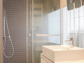 Uklassifisert bilde, 3 av 13, knapp