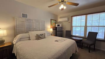 Studio, 1 King Bed, Pets Not Allowed, Garden View (Thyme)