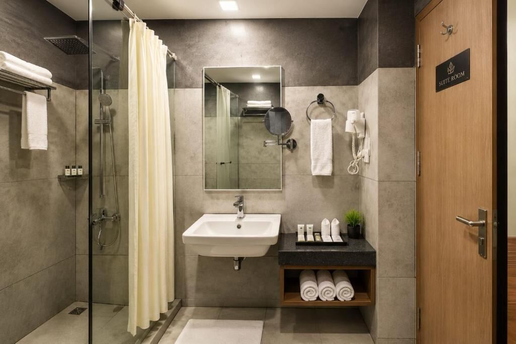 Shower, free toiletries, hair dryer, slippers