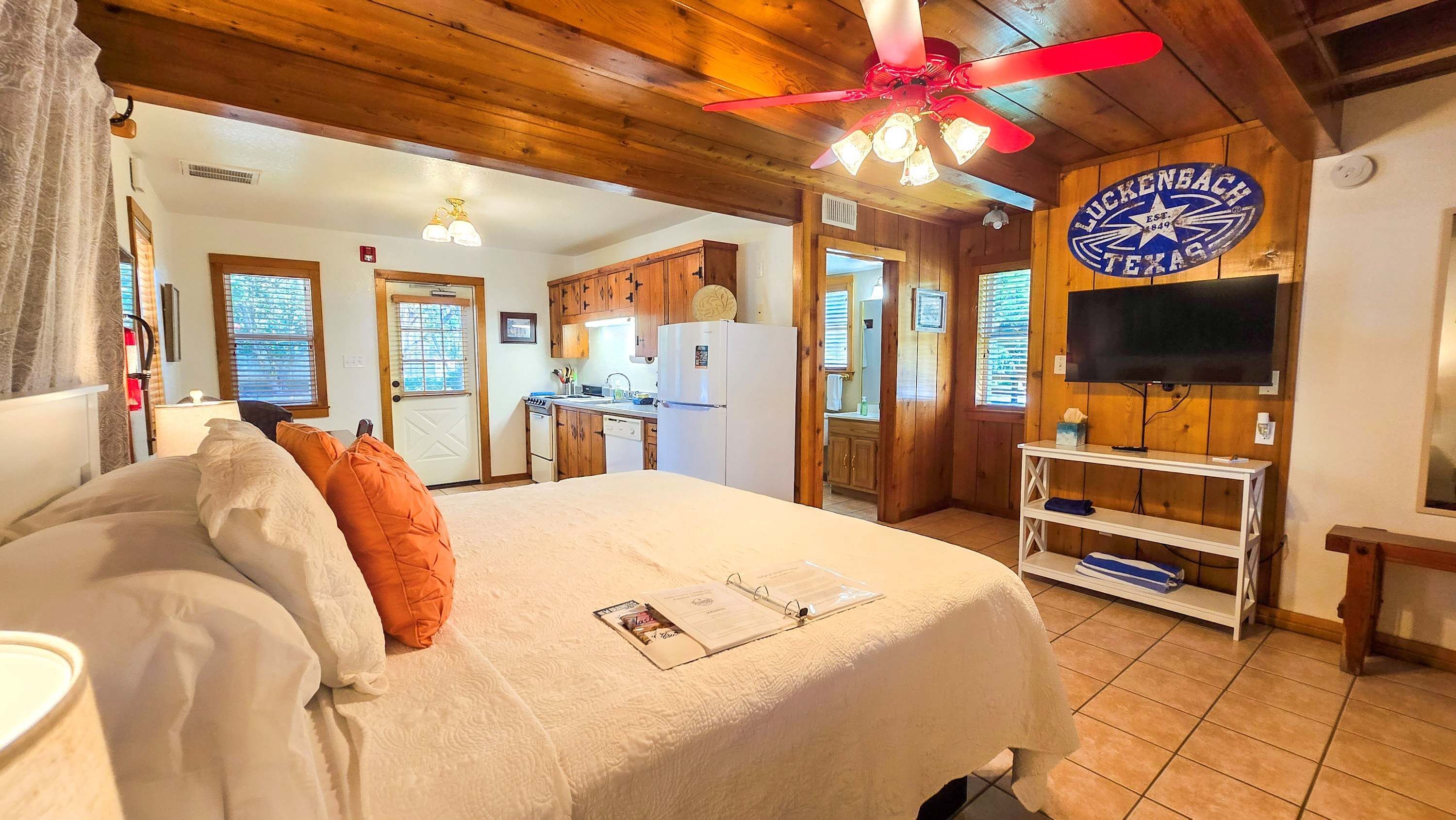Cabin, Multiple Beds, Kitchen, Garden View (Bluebach) | 2 bedrooms, individually decorated, individually furnished, bed sheets