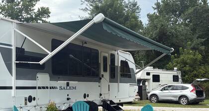 Welcome to Bougee on a Budget! A high end retreat without the high price tag.