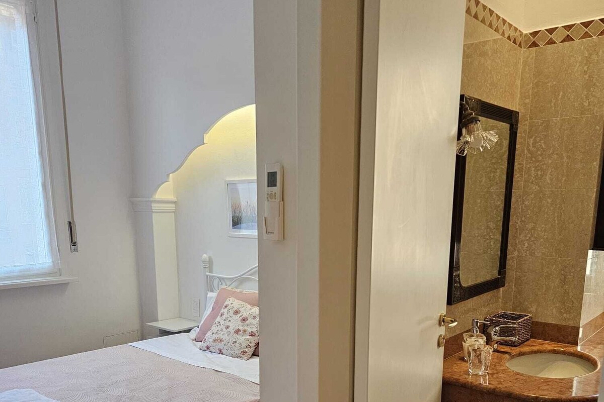 Double Room, 1 Double Bed, Non Smoking, Private Bathroom