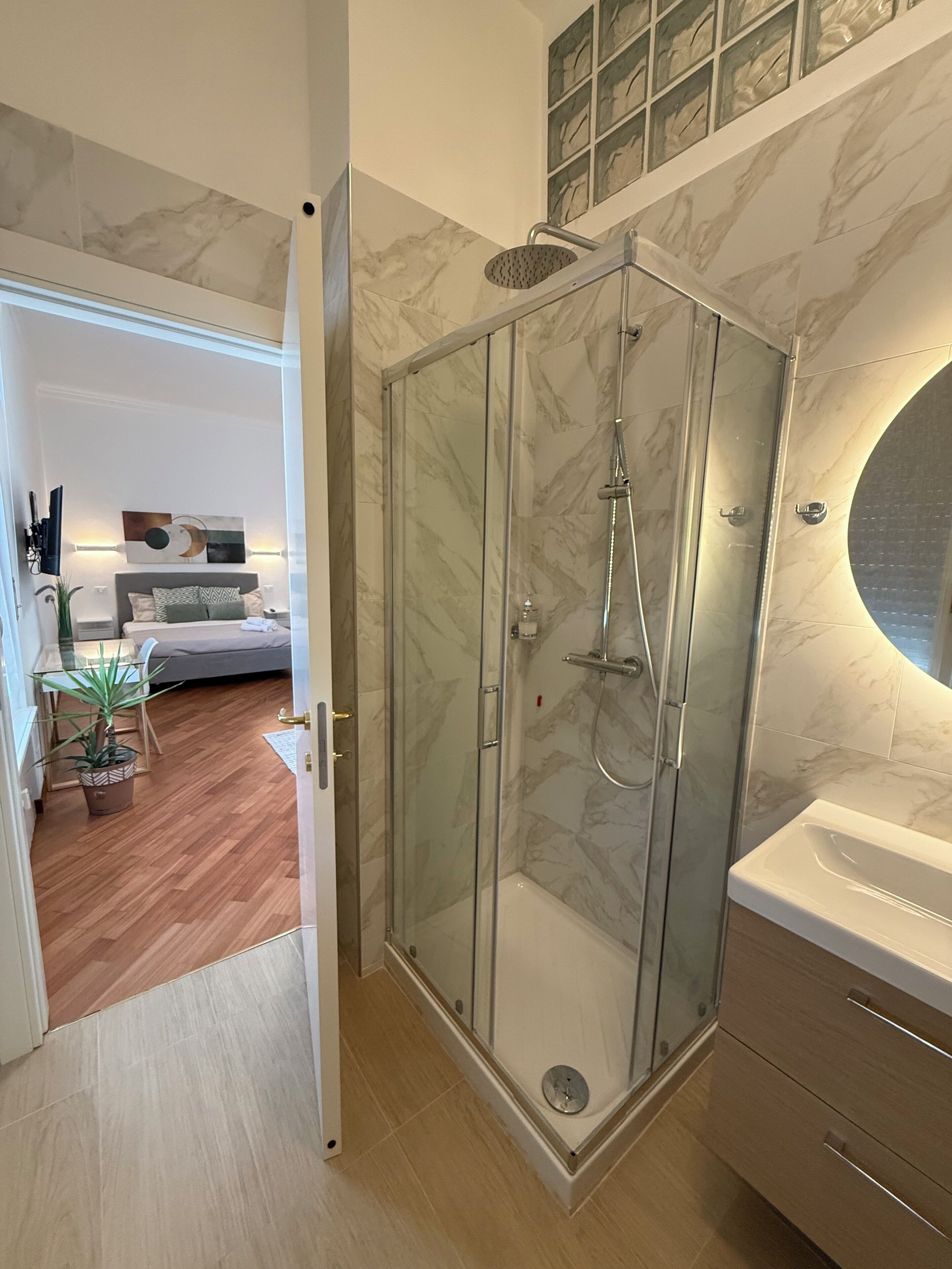 Superior Quadruple Room, Non Smoking, Private Bathroom | Bathroom