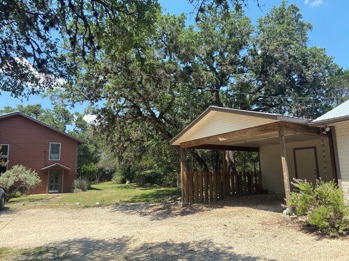 Private Pet Friendly Cottage in the heart of Wimberley, TX