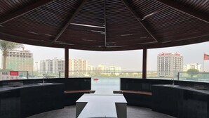 Dining - Studio Retreat | Pool, Jacuzzi, Sauna & Padel (wadi al safa 2)