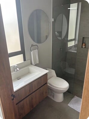 Bathroom - Balcony, birds, and nature · 2 bedrooms · Bogotá (Bogotá)