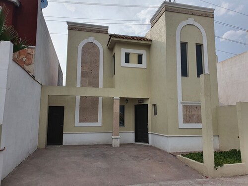Beautiful and Practical House with a Bedroom on the Ground Floor