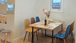 Dining - ​Convenient SE Calgary Home – 3 Bedrooms & Easy Access (Calgary)