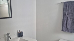 Unclassified image, 5 of 19, button