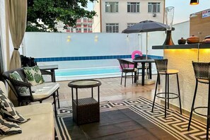 Outdoor dining - Vrbo Property (Rio de Janeiro)