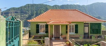 Holiday Home 'Cantinho Da Paz' with Mountain View and Wi-Fi