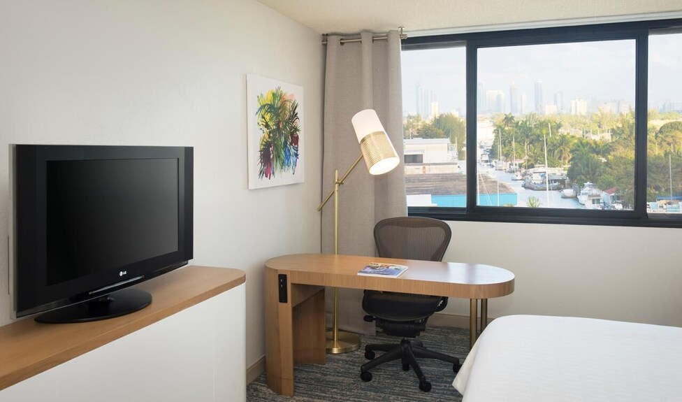 Double Queen Near Miami Airport Sheraton Comfort - Miami