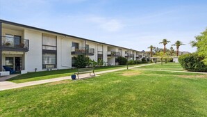 Unclassified image, 3 of 25, button - Bright 1BR + Sofa Bed & Wi-Fi (Phoenix)