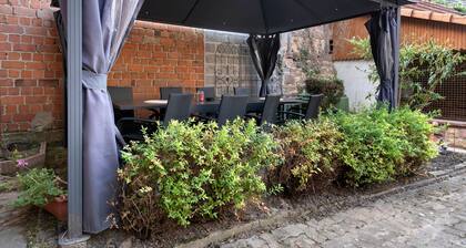 Bed and Breakfast 'Chambre Les Coquelicots' with Shared Terrace and Wi-Fi