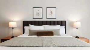 Room - One-Bedroom King | Bayard | Full Kitchen | Near Times Square (New York)