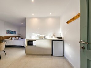 Room - For business travelers, self-service check-in. (Azul)