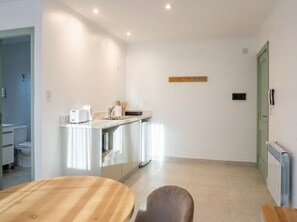 Private kitchen - For business travelers, self-service check-in. (Azul)