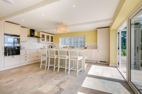 6 Bed in Herons Ghyll (oc-t44940)