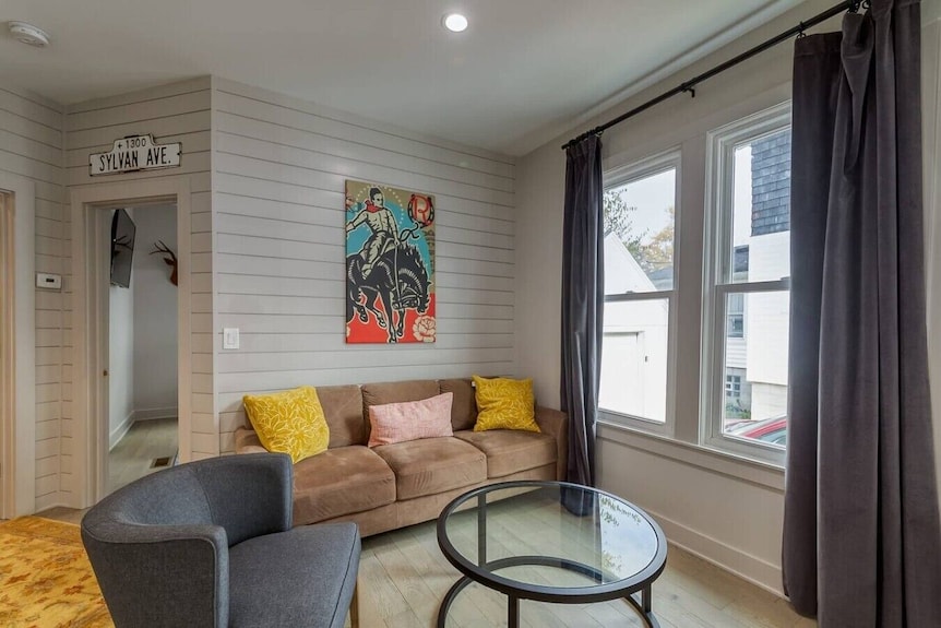 Charming Home Near Michigan Stadium, - 앤아버