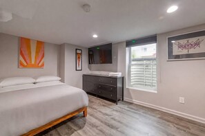 Room - Charming Home Near Michigan Stadium, (Ann Arbor)