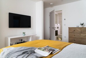 Iron/ironing board, travel cot, free WiFi, bed sheets - 3 Bed in St. Eval (oc-b584290) (Saint Eval)