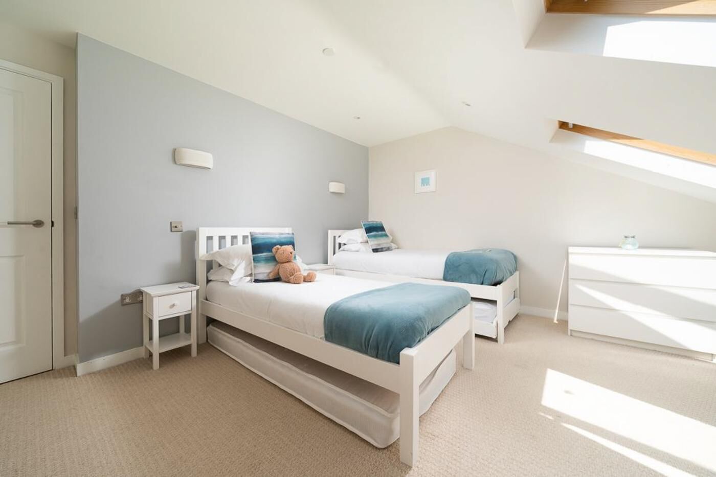 Iron/ironing board, travel crib, WiFi (free), bed sheets