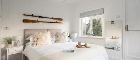 Iron/ironing board, travel crib, WiFi (free), bed sheets