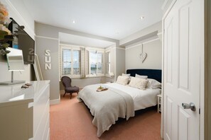 Room - 4 Bed in Padstow (oc-b617425) (Padstow)