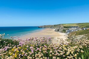 Beach - 3 Bed in Watergate Bay (oc-b597580) (Tregurrian)