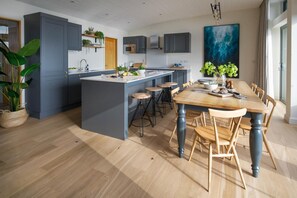 Dining - 4 Bed in Watergate Bay (oc-b584378) (Tregurrian)