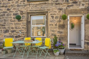 Outdoor dining - 2 Bed in Bellingham (oc-h45426) (Bellingham)