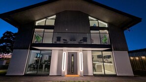 Exterior - 7 Bed in Broadwoodkelly (oc-b45447) (Broadwood Kelly)