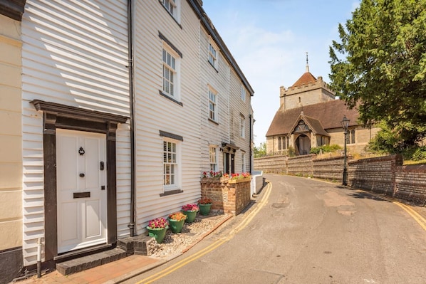 Exterior - 2 Bed in Bexhill-on-Sea (oc-c45412) (Bexhill-on-Sea)