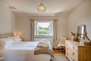 Room - 1 Bed in Cradley (oc-d45722) (Cradley and Storridge)