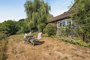 Outdoor dining - 1 Bed in Cradley (oc-d45722) (Cradley and Storridge)