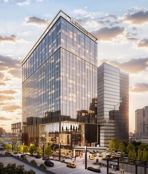 Unclassified image, 2 of 13, button - JW Marriott Detroit Water Square (Detroit)