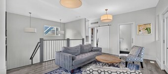6BR White House Retreat - 5-Min Walk To Stadium