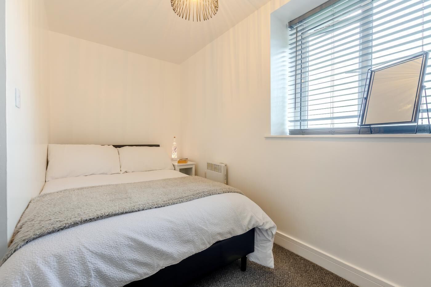 Iron/ironing board, free WiFi, bed sheets