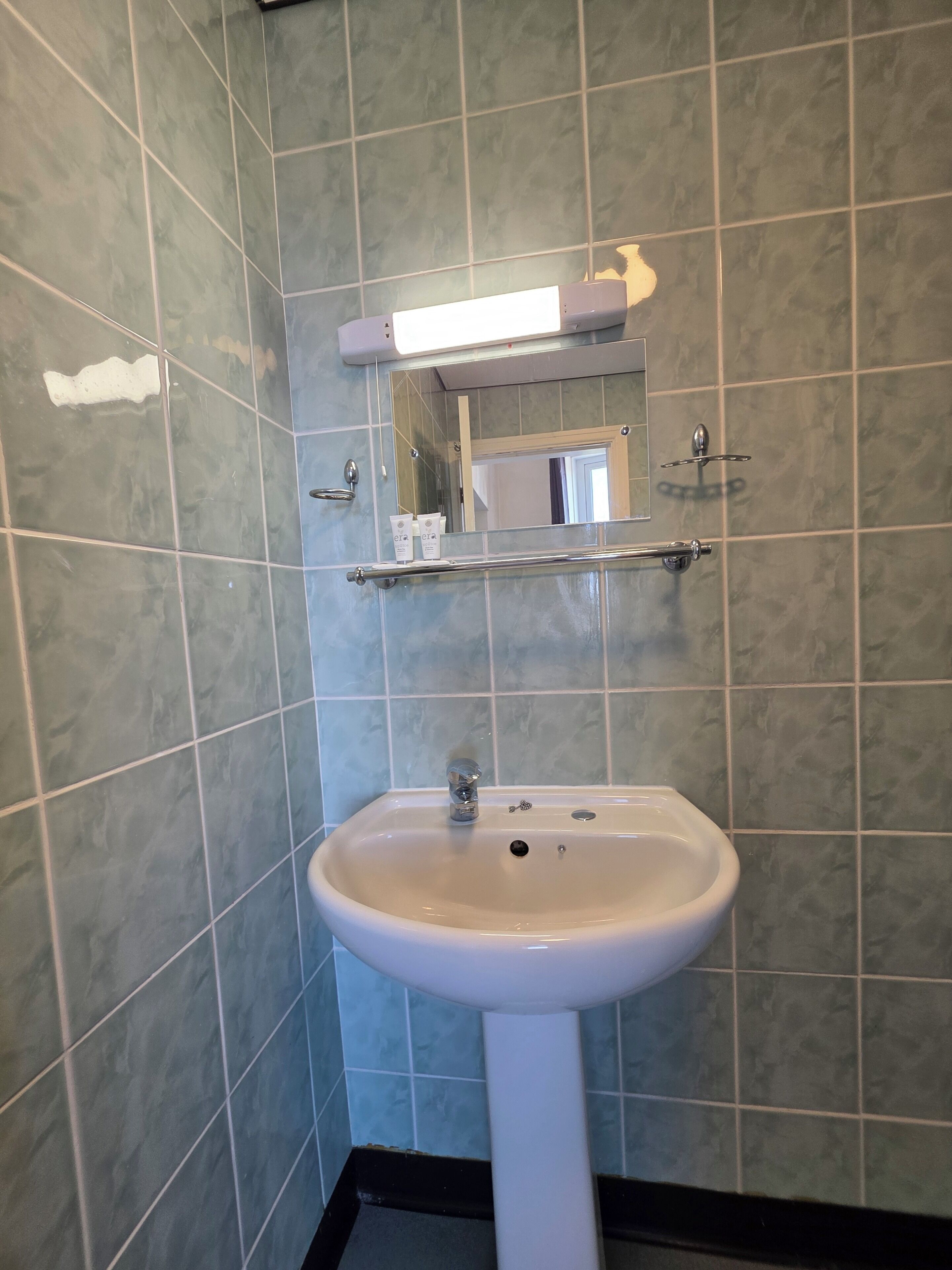 Standard Single Room | Bathroom
