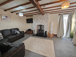 Living area - 2 Bed in Ashbourne (oc-b45890) (Ashbourne)