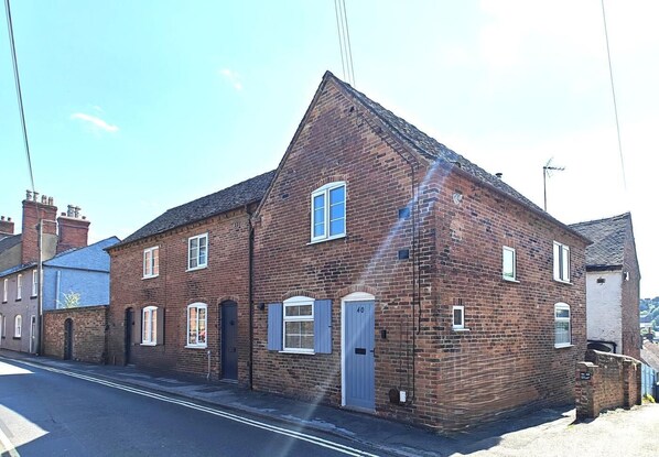 Exterior - 2 Bed in Ashbourne (oc-b45890) (Ashbourne)