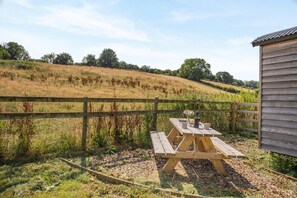 Outdoor dining - 1 Bed in Washfield (oc-s45538) (Tiverton)