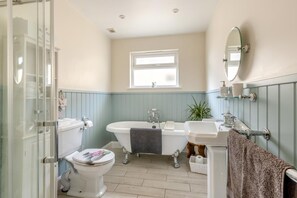Bathroom - 3 Bed in Braunton (oc-m45420) (Braunton)
