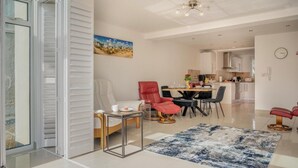 Interior - 2 Bed in Bournemouth (oc-f45847) (Bournemouth)