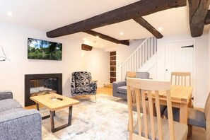 Living area - 2 Bed in Hay-on-Wye (oc-d45845) (Hay-on-Wye)