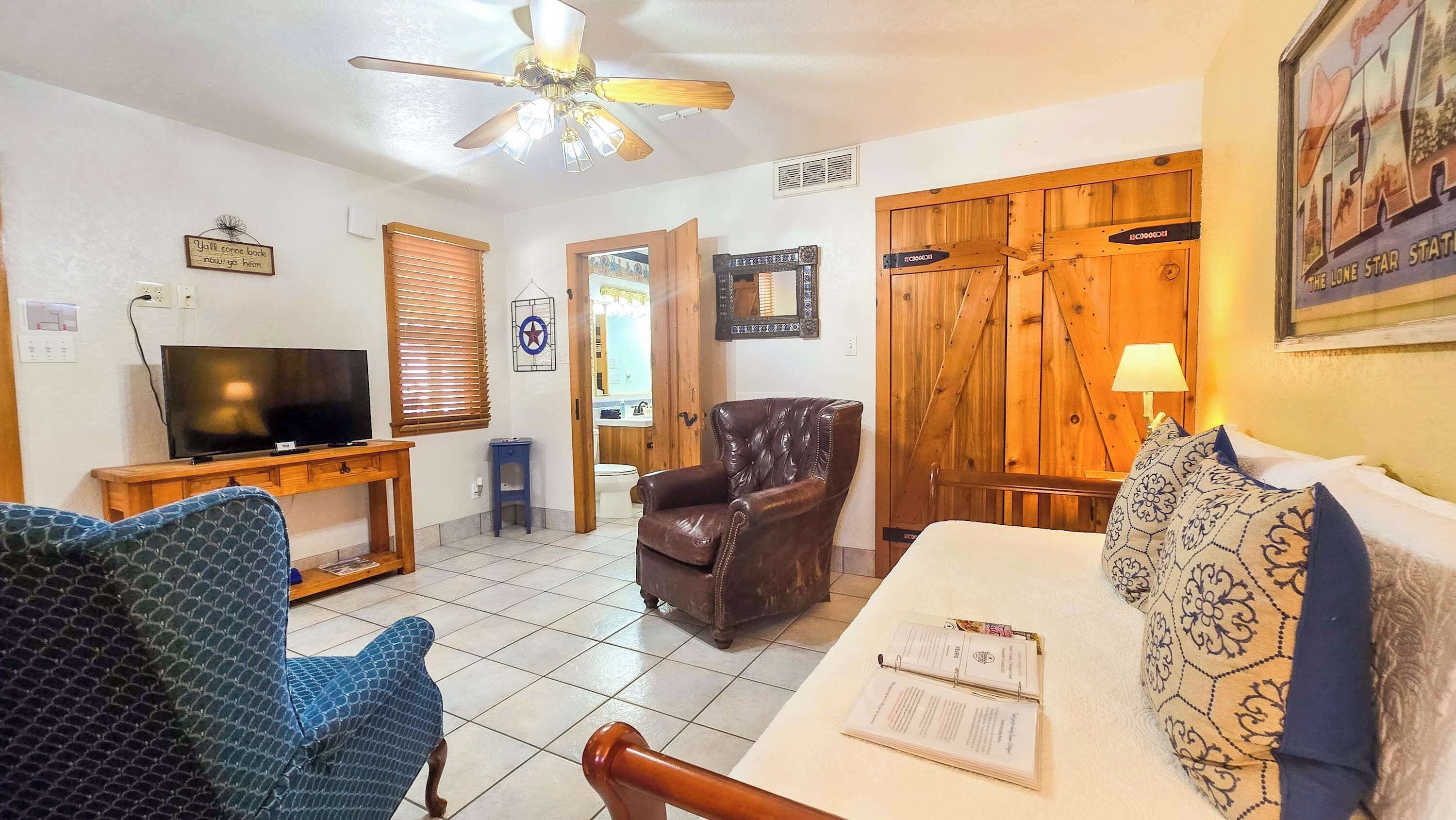 Condo, Multiple Beds, Kitchen, Garden View (Shiner Suite) | 1 bedroom, individually decorated, individually furnished