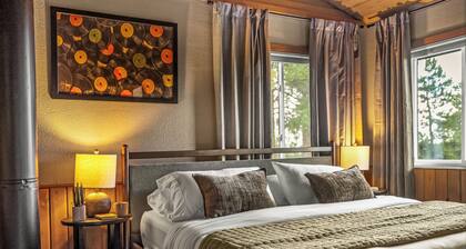 Redrocks Lounge, Lux Retreat, Hot Tub, Stargazing Dome, Mtn Views, Game Room