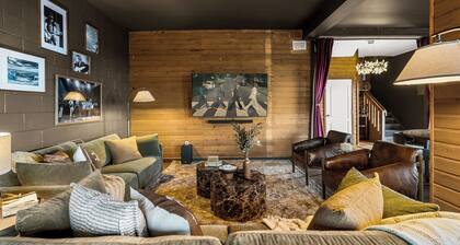Redrocks Lounge, Lux Retreat, Hot Tub, Stargazing Dome, Mtn Views, Game Room