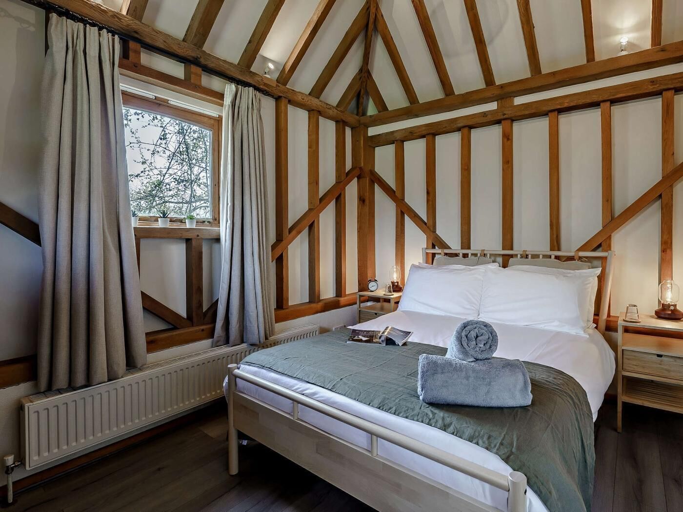 WiFi (free), bed sheets